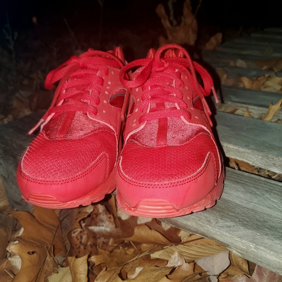 Nike Huarache Run "Big Kids" Shoes (pre-loved) - Picture 11 of 11